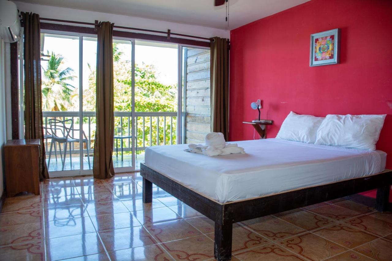 Hotel Los Balcones Over Seas Bocas Town Exterior foto